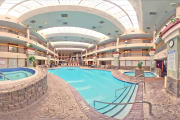 Pool 44 of 67