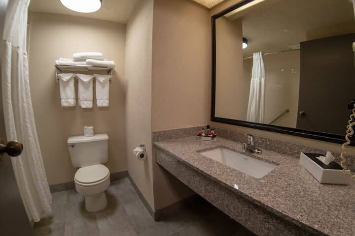 Room 32 of 67